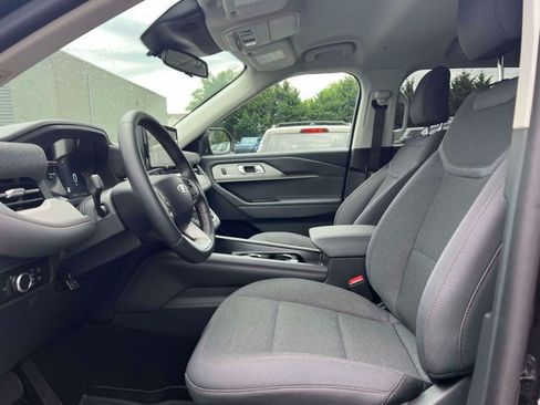 Used 2026 Ford Explorer Active AWD/4WD image 21
