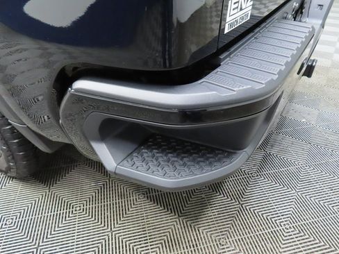 Used 2025 GMC Sierra 1500 Elevation image 38