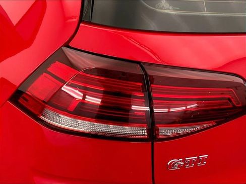 Used 2021 Volkswagen GTI SE FWD image 29
