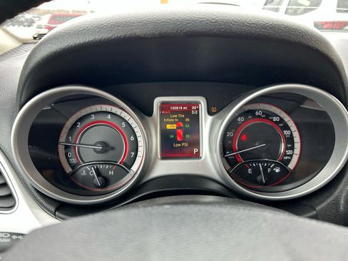 Used 2018 Dodge Journey SE image 22