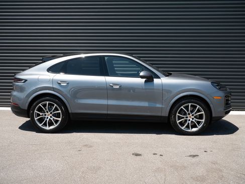Used 2026 Porsche Cayenne Coupe AWD/4WD image 29