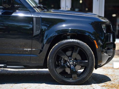 Used 2025 Land Rover Defender 130 V8 image 18