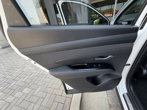 Used 2026 Hyundai Tucson Limited image 16