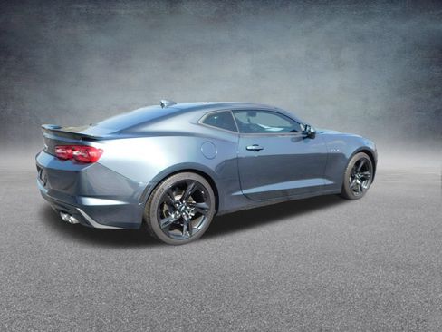 Used 2020 Chevrolet Camaro LT RWD image 3