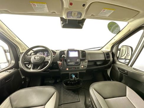 Used 2024 RAM ProMaster 2500 w/ Convenience Group FWD image 4