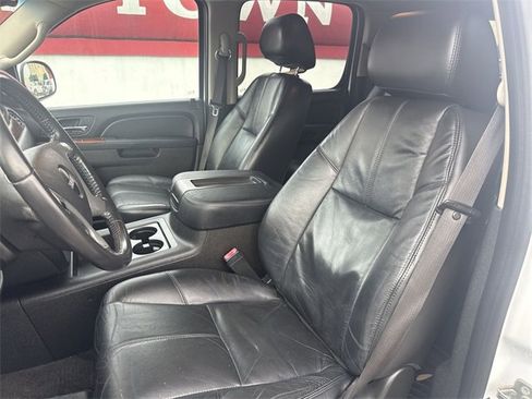 Used 2010 GMC Yukon XL SLT image 11