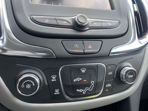 Used 2024 Chevrolet Equinox LS w/ LS Convenience Package FWD image 26