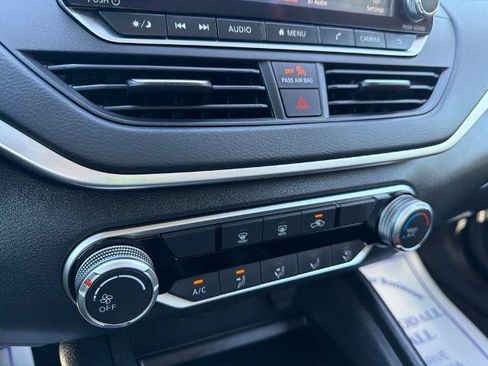 Certified 2025 Nissan Altima 2.5 S FWD image 19
