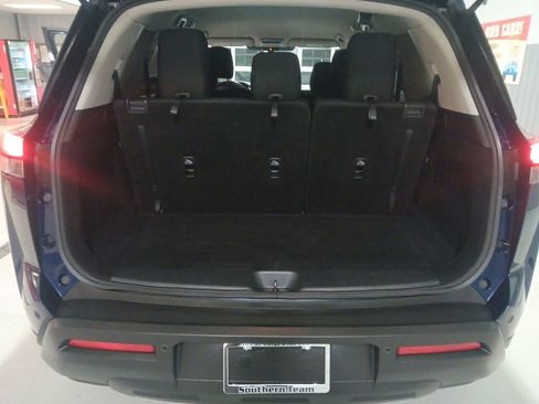 Used 2024 Nissan Pathfinder SV image 22