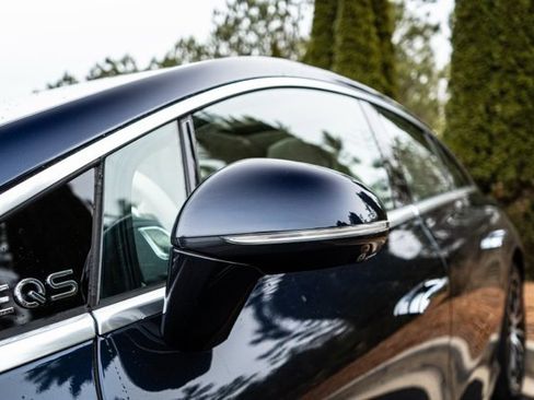 Used 2022 Mercedes-Benz EQS 580 580 image 23