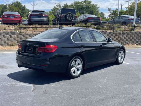 Used 2017 BMW 330i Sedan RWD image 6