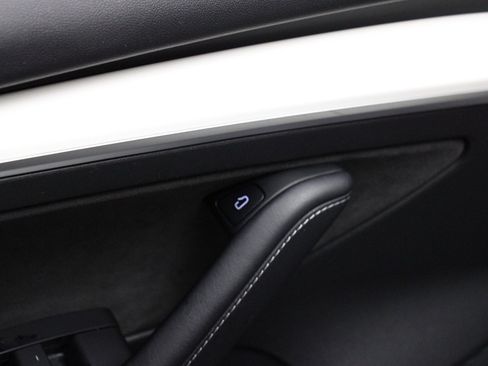 Used 2022 Tesla Model 3 image 50