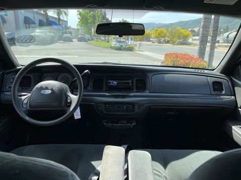 Used 2004 Ford Crown Victoria Police Interceptor image 11