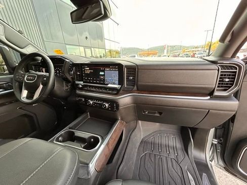 Used 2025 GMC Sierra 3500 SLT w/ SLT Premium Package image 35