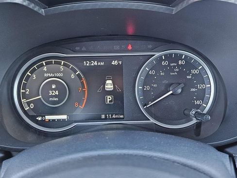 New 2025 Nissan Versa SR w/ Trunk Package image 12