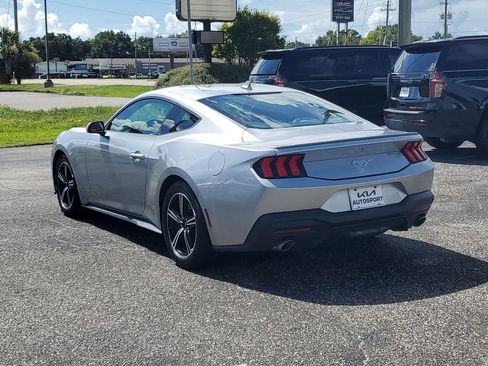 Used 2024 Ford Mustang Premium RWD image 3