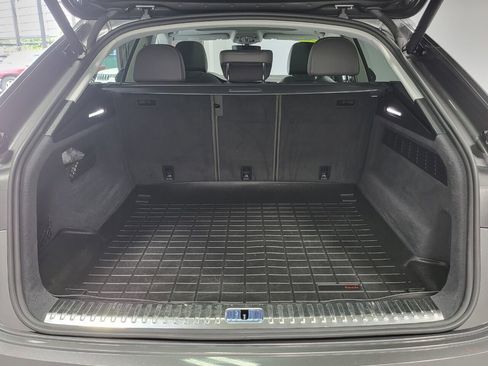 Used 2019 Audi Q8 Premium Plus image 15