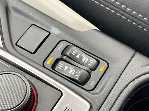 Used 2023 Subaru Forester Premium AWD/4WD image 19