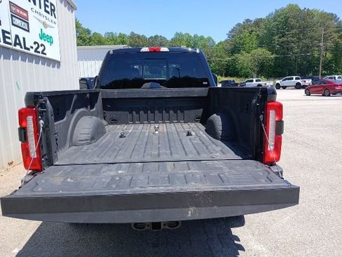 Used 2024 Ford F250 XLT w/ Black Appearance Package AWD/4WD image 8