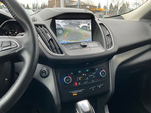 Used 2019 Ford Escape SEL image 18
