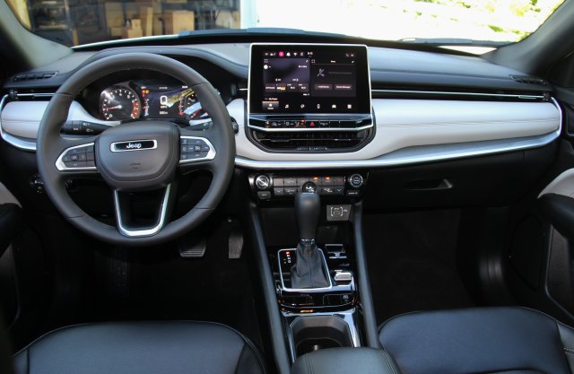 Used 2026 Jeep Compass Limited AWD/4WD image 35
