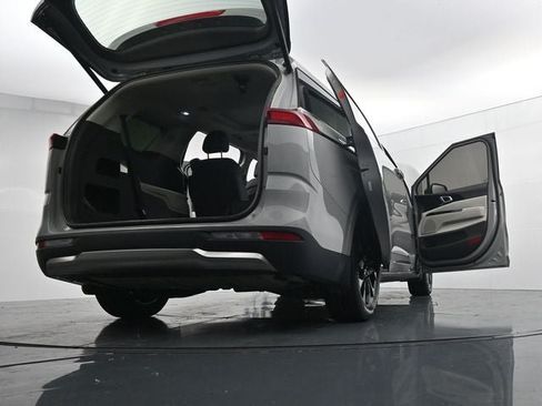 Used 2024 Kia Carnival SX Prestige FWD image 45