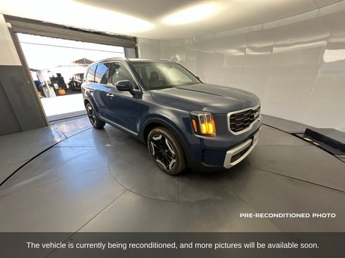 Used 2024 Kia Telluride S w/ S Sunroof Package FWD image 8