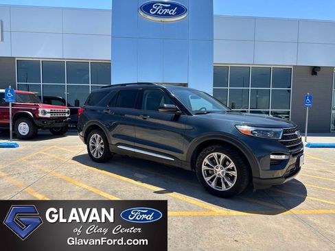 Used 2022 Ford Explorer XLT w/ Equipment Group 202A AWD/4WD image 1