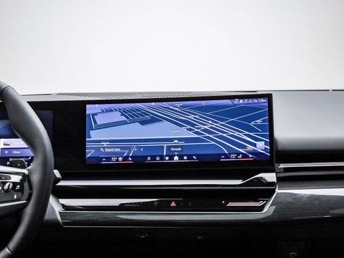 Certified 2025 BMW 530i w/ Premium Package image 15