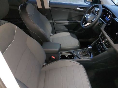 New 2026 Volkswagen Taos SE image 10