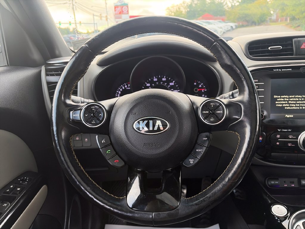 Used 2014 Kia Soul + w/ Primo Package FWD image 15