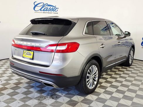 Used 2016 Lincoln MKX Select w/ Select Plus Package FWD image 4