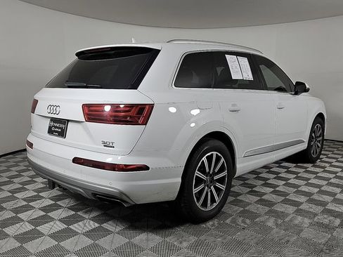 Used 2017 Audi Q7 3.0T Premium Plus w/ Premium Plus Package image 4