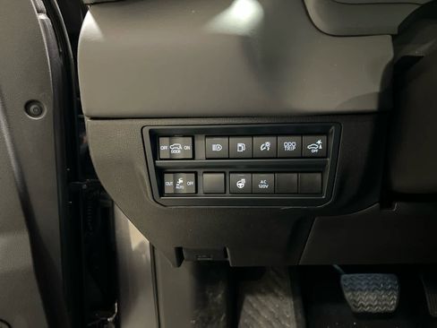 Used 2025 Toyota Sequoia Platinum image 20