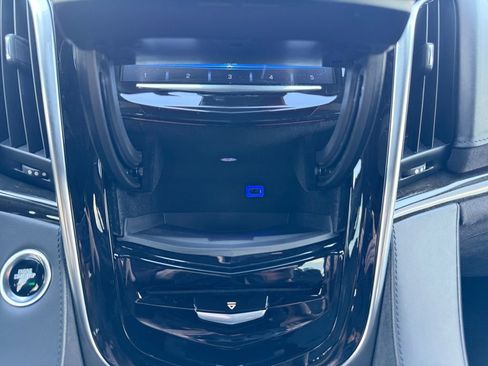 Used 2020 Cadillac Escalade Platinum AWD/4WD image 20