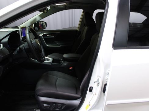 Used 2025 Toyota RAV4 XLE w/ Convenience Package AWD/4WD image 35