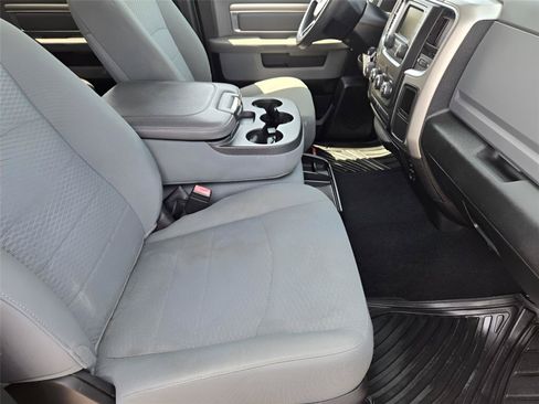 Used 2020 RAM 1500 Classic SLT RWD image 13