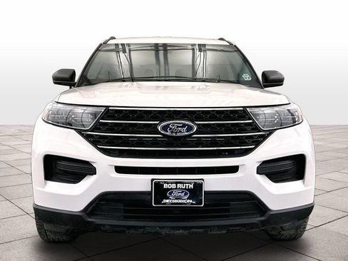 Used 2022 Ford Explorer XLT AWD/4WD image 3