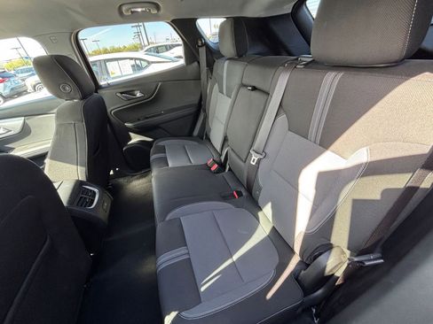 Used 2025 Chevrolet Blazer LT image 40