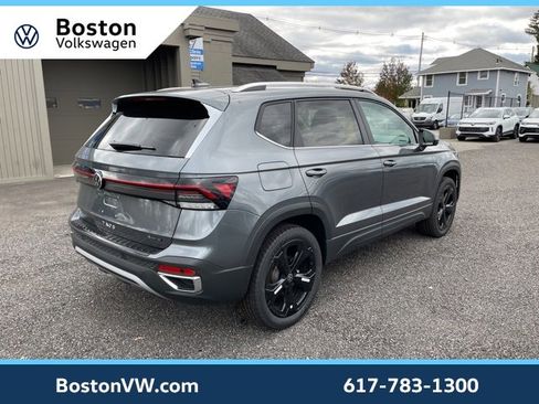 New 2025 Volkswagen Taos SEL image 4