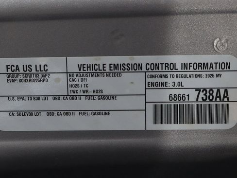 Used 2025 RAM 1500 Limited w/ Body Color Bumper Group image 14