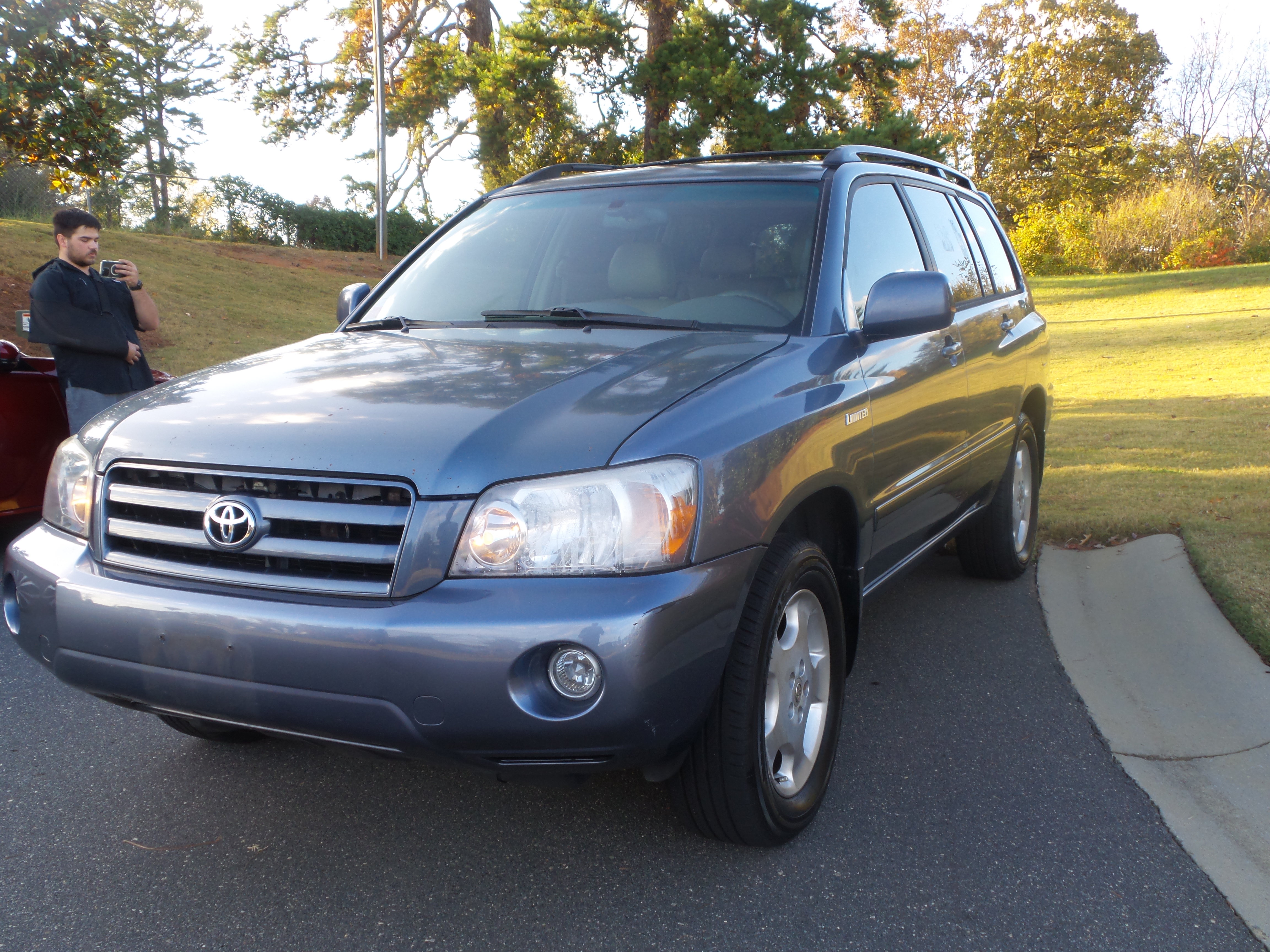 Used 2005 Toyota Highlander 4WD V6 w/ 3rd Row image 4