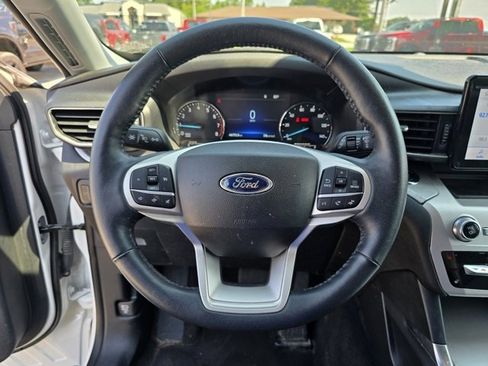 Used 2022 Ford Explorer XLT w/ Equipment Group 202A image 25