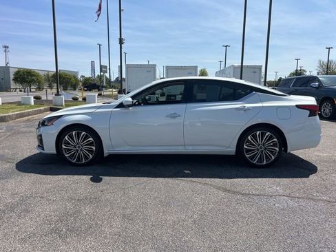 Used 2025 Nissan Altima 2.5 SL FWD image 6