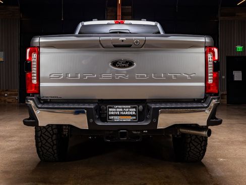 Used 2024 Ford F350 Lariat w/ FX4 Off-Road Package image 8