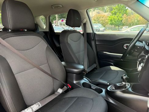 Used 2018 Kia Soul + FWD image 24