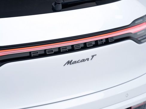 Certified 2026 Porsche Macan Turbo AWD/4WD image 14