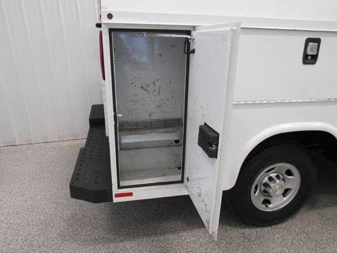 Used 2019 Chevrolet Express 3500 w/ Power Convenience Package image 27