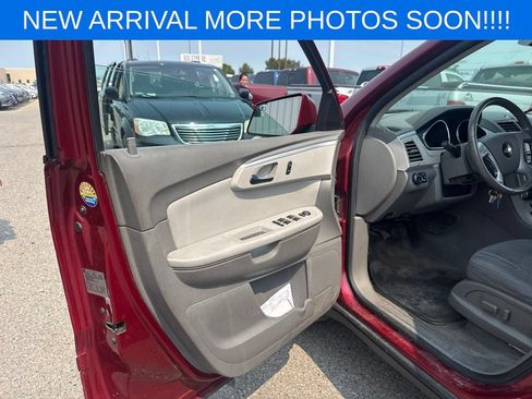 Used 2010 Chevrolet Traverse LT AWD/4WD image 11