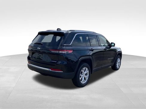 Used 2023 Jeep Grand Cherokee Limited AWD/4WD image 3